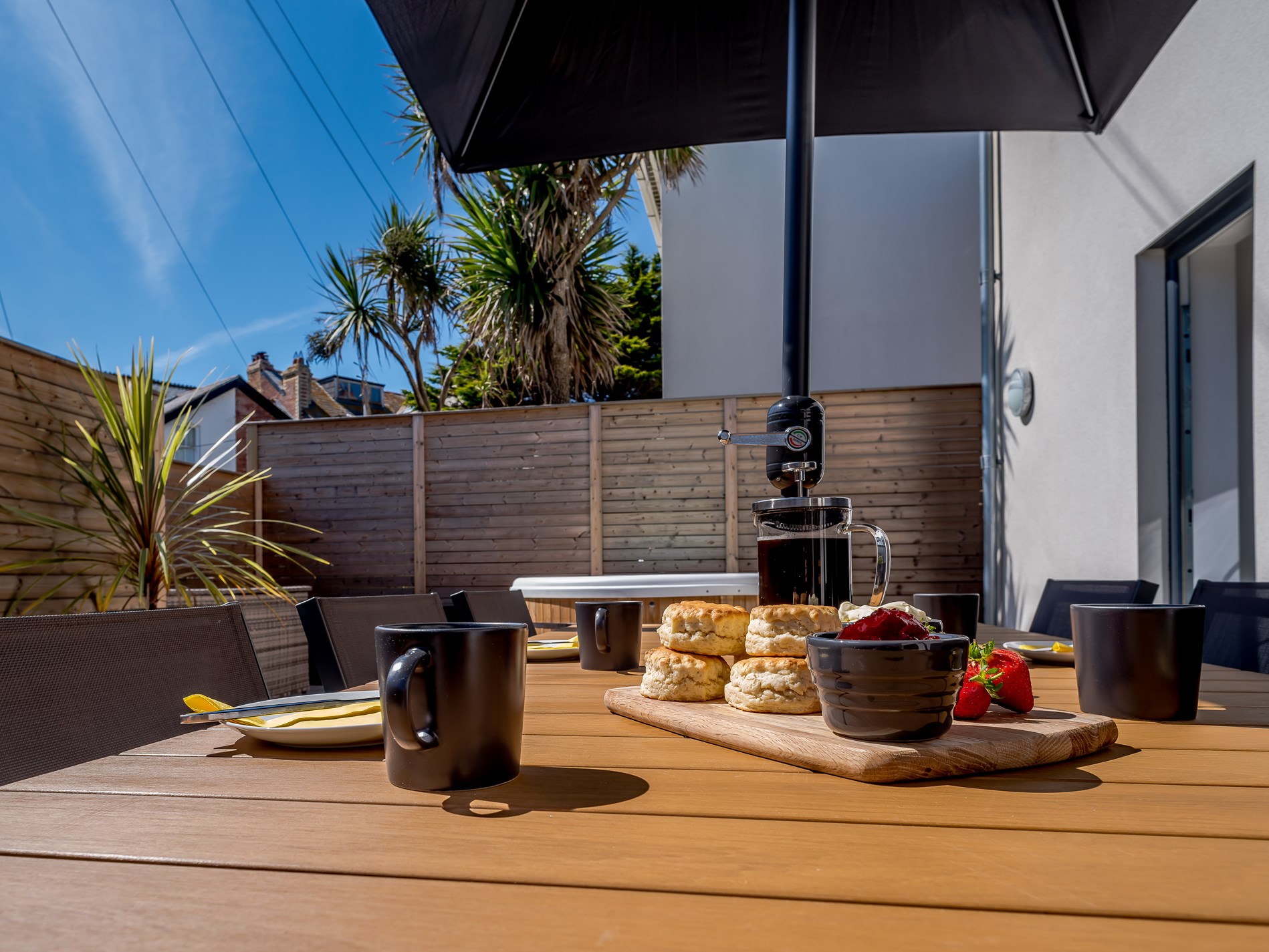 Alfresco dining at The Bude Coastal House in Bude Cornwall